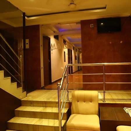 Deluxe Hotel Chennai Zewnętrze zdjęcie