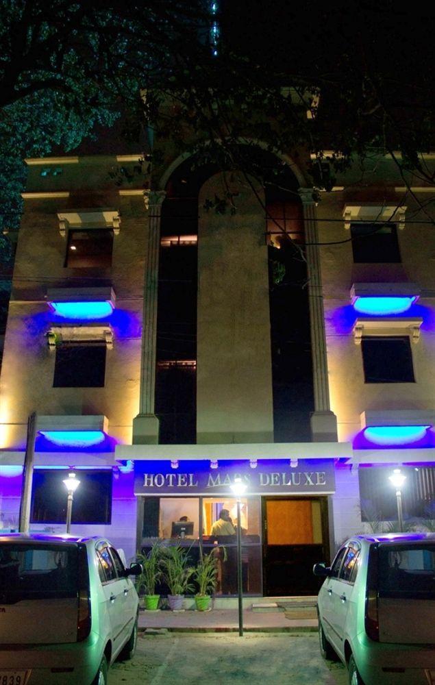 Deluxe Hotel Chennai Zewnętrze zdjęcie