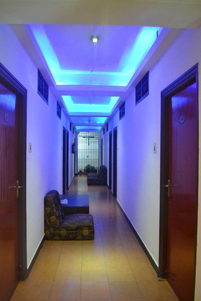 Deluxe Hotel Chennai Zewnętrze zdjęcie