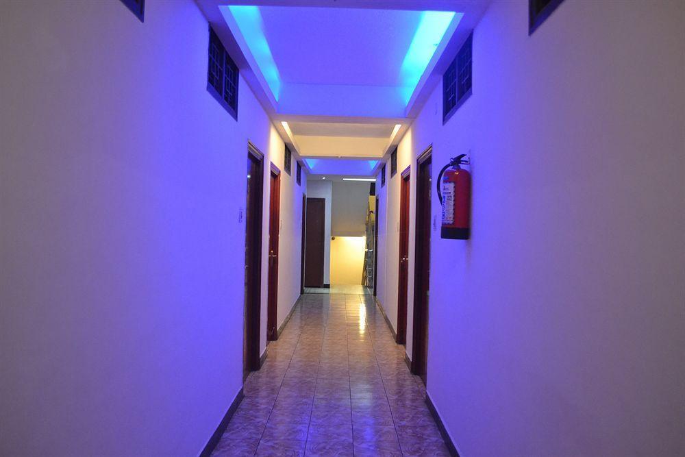 Deluxe Hotel Chennai Zewnętrze zdjęcie