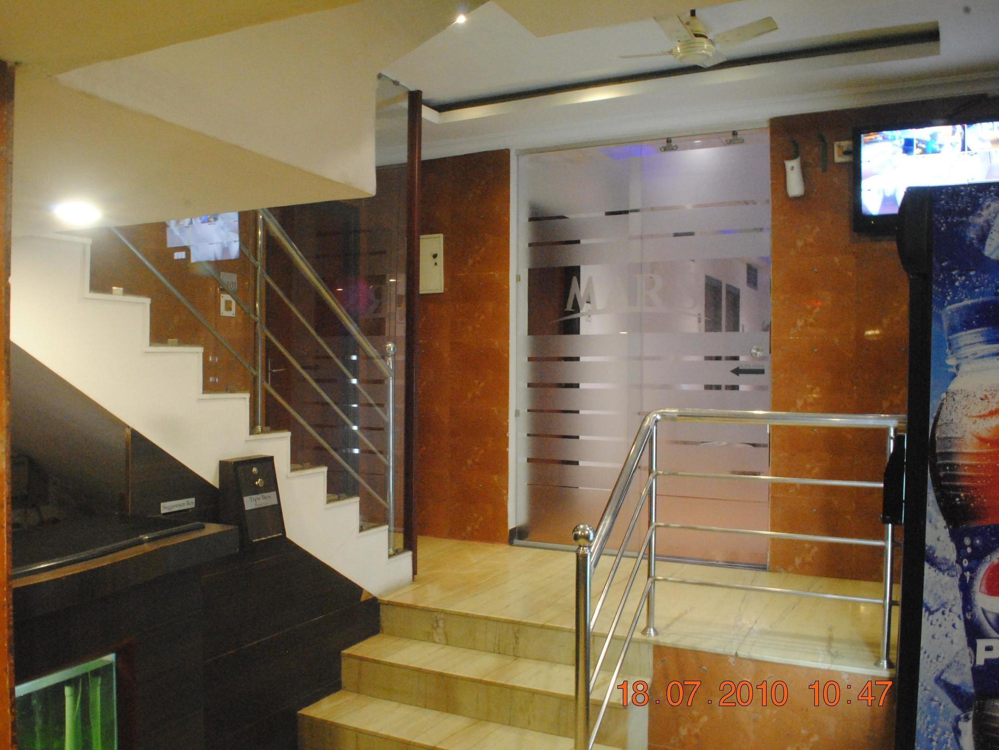 Deluxe Hotel Chennai Zewnętrze zdjęcie
