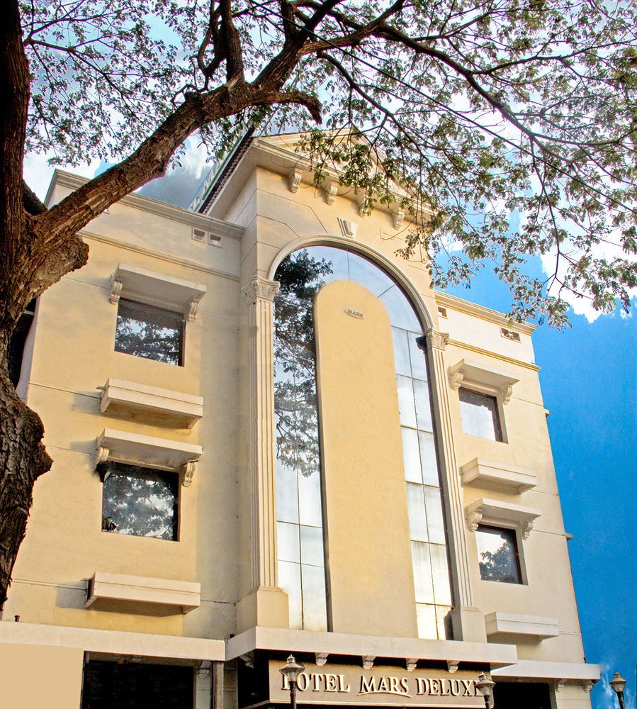 Deluxe Hotel Chennai Zewnętrze zdjęcie