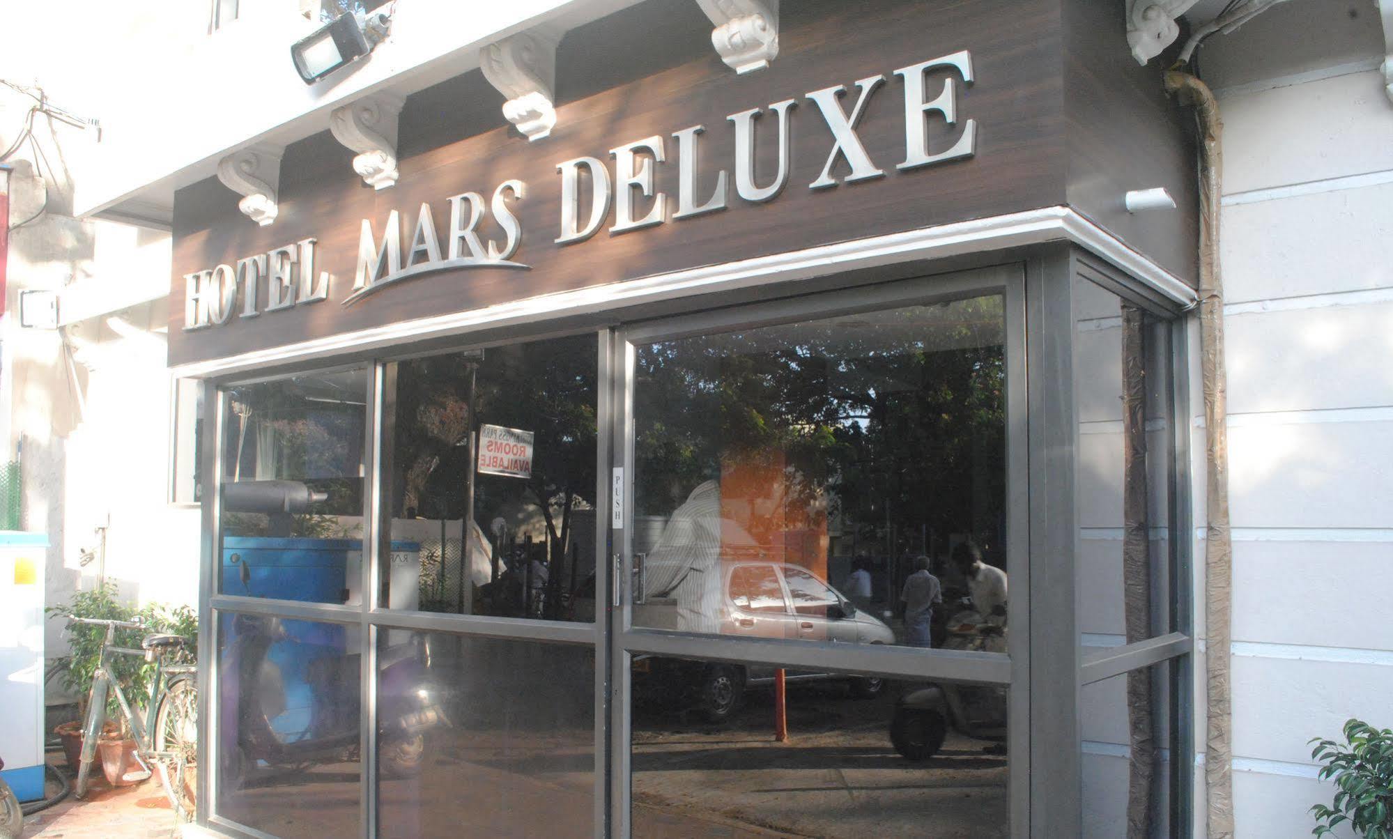 Deluxe Hotel Chennai Zewnętrze zdjęcie